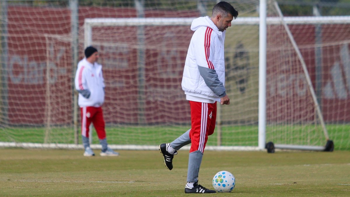 Em enquete, torcida do Inter avalia trabalho de Paulo Pezzolano como "ruim"; veja resultado