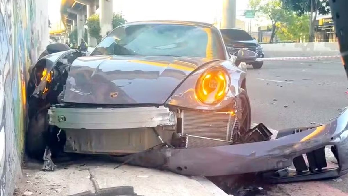 Acidente com Porsche envolve influenciadores e fisiculturistas em SP