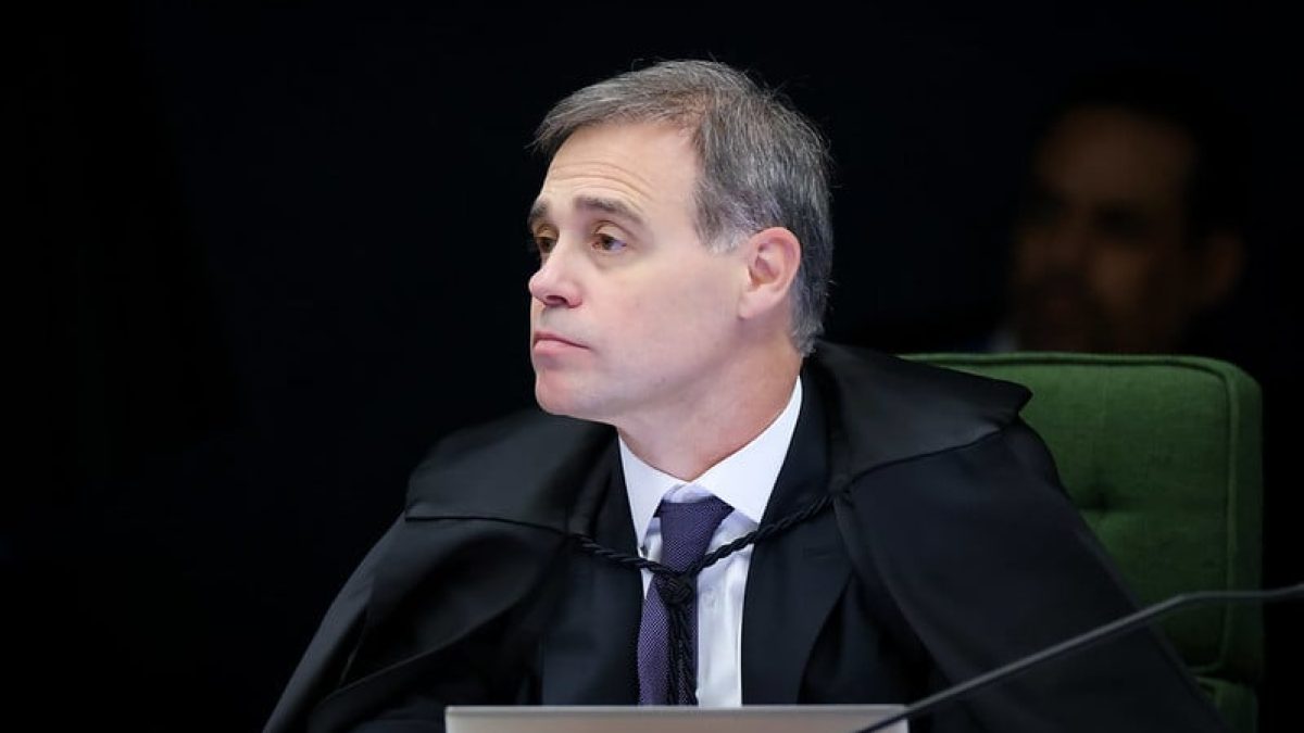 Bastidores apontam que Mendonça pode enquadrar Lulinha como sócio do 'Careca do INSS'