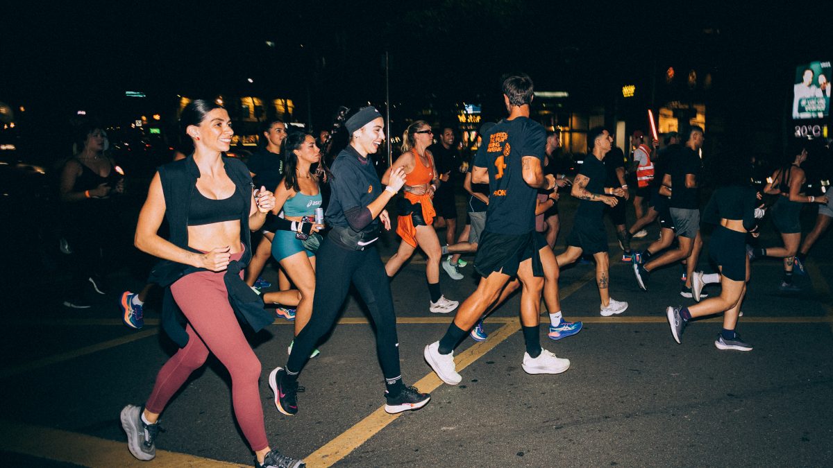 Corrida com música eletrônica vira febre nas ruas de São Paulo