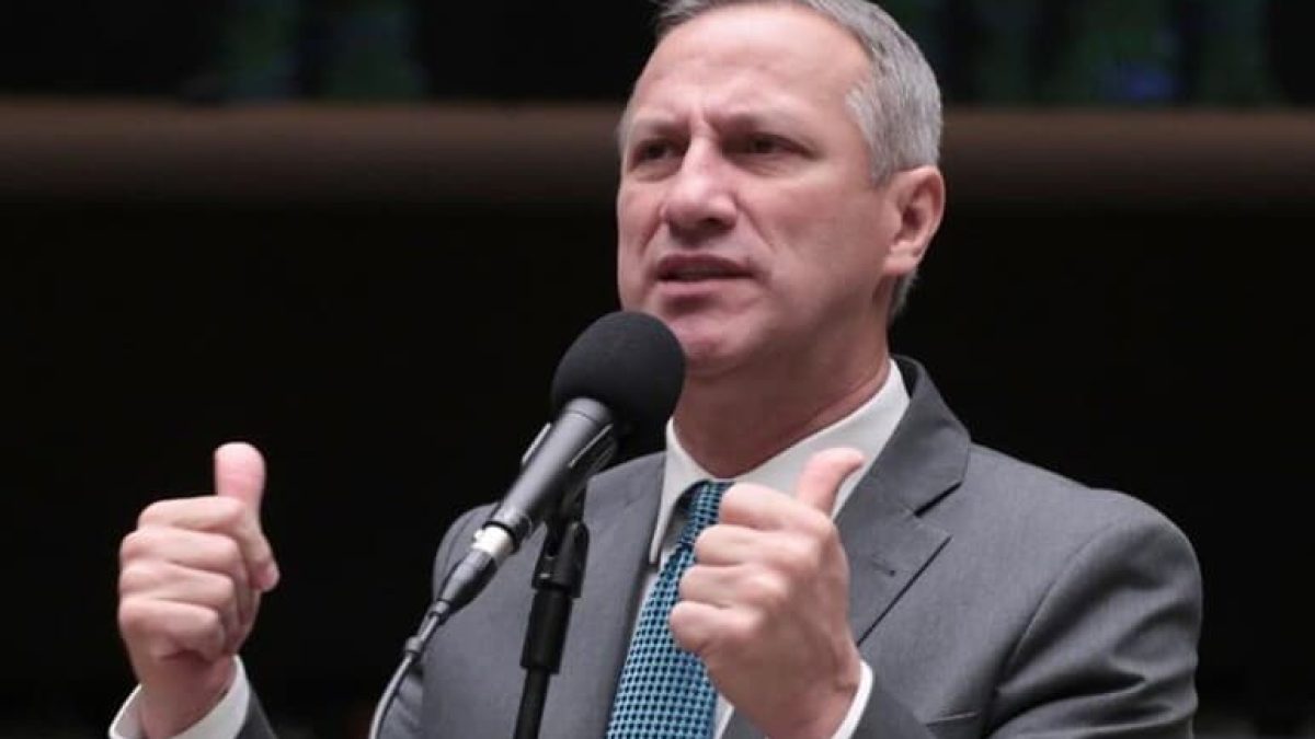 Comissão aprova compra de armas por empresas via atas públicas