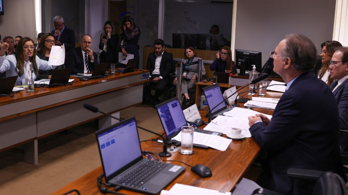Senadores cobram transparência sobre socorro bilionário ao BRB e criticam falta de dados