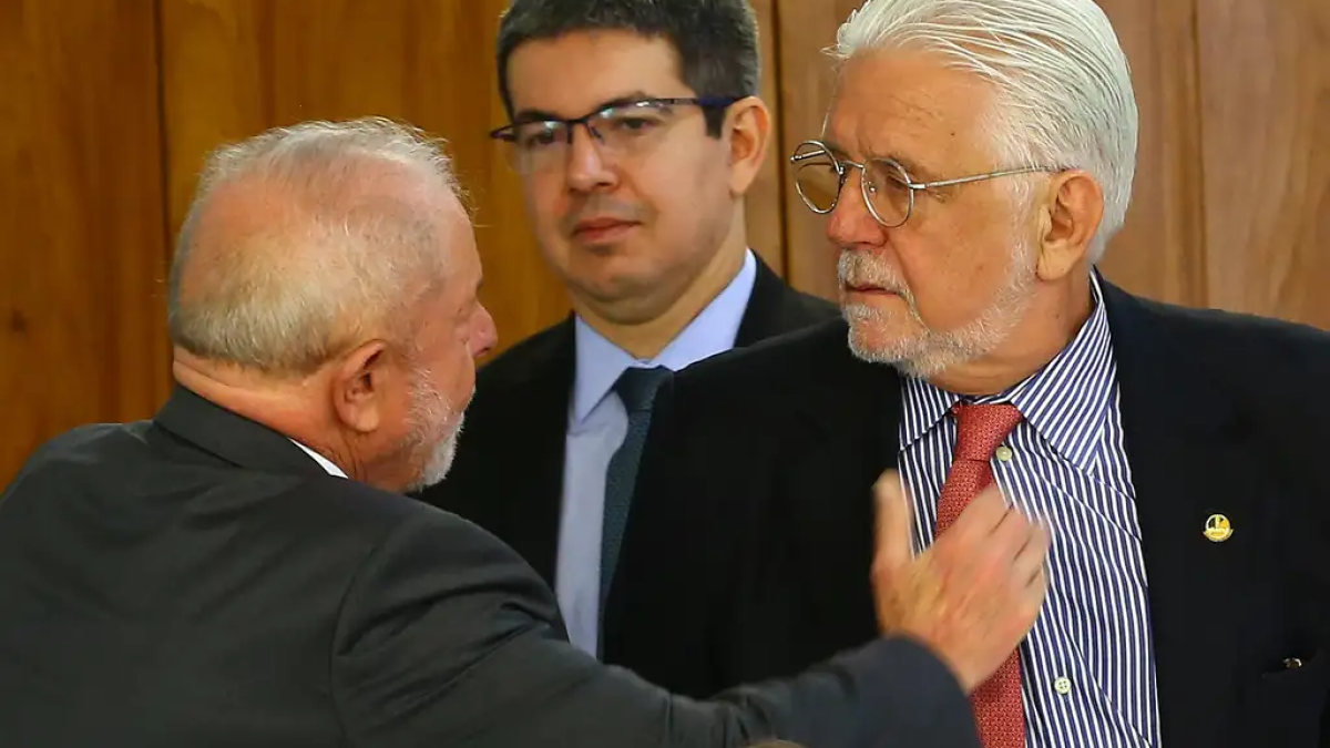 Lula avalia impacto de operação contra Jaques Wagner e Planalto cogita troca na liderança do Senado