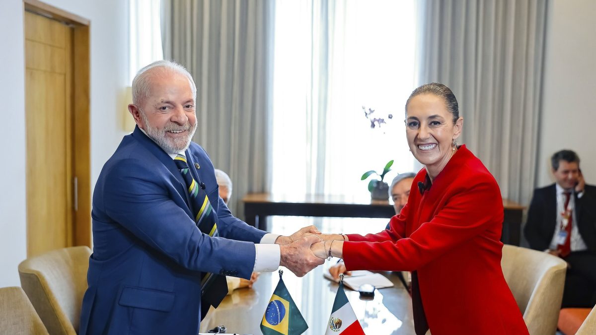Lula e Sheinbaum reafirmam defesa da não interferência após tarifas dos EUA