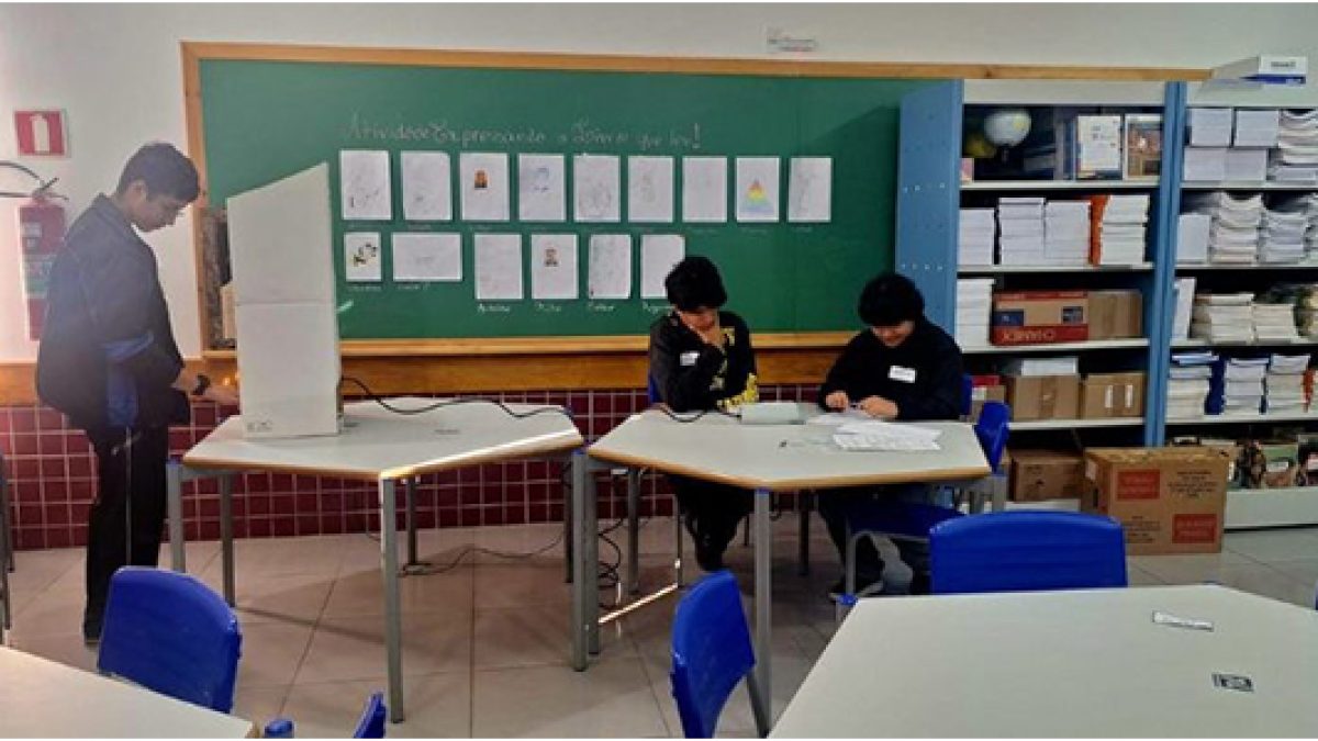 Parlamento Jovem mobiliza 27 mil estudantes no Paraná com eleições em 88 colégios