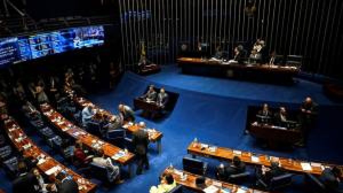Senado bate recorde de trocas partidárias e gera instabilidade para o Executivo
