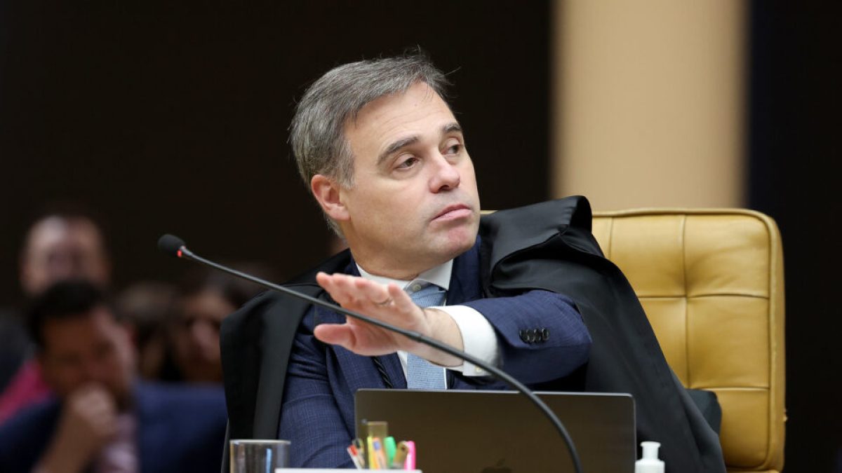 Mendonça suspende punições baseadas na NR-1