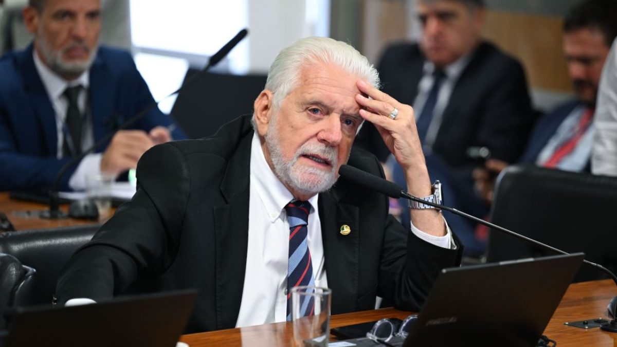Mendonça proíbe Jaques Wagner de atuar com empresas ligadas ao Banco Master