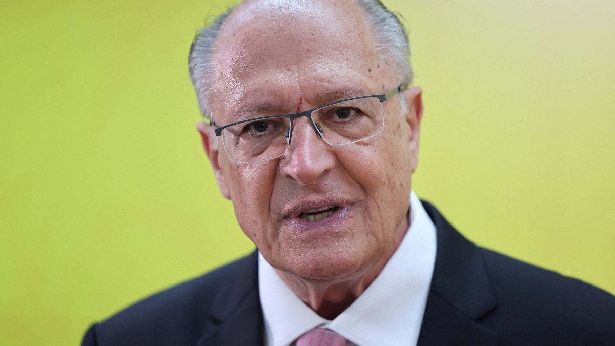 Band tenta realizar debate inédito na TV aberta com candidatos à presidência
