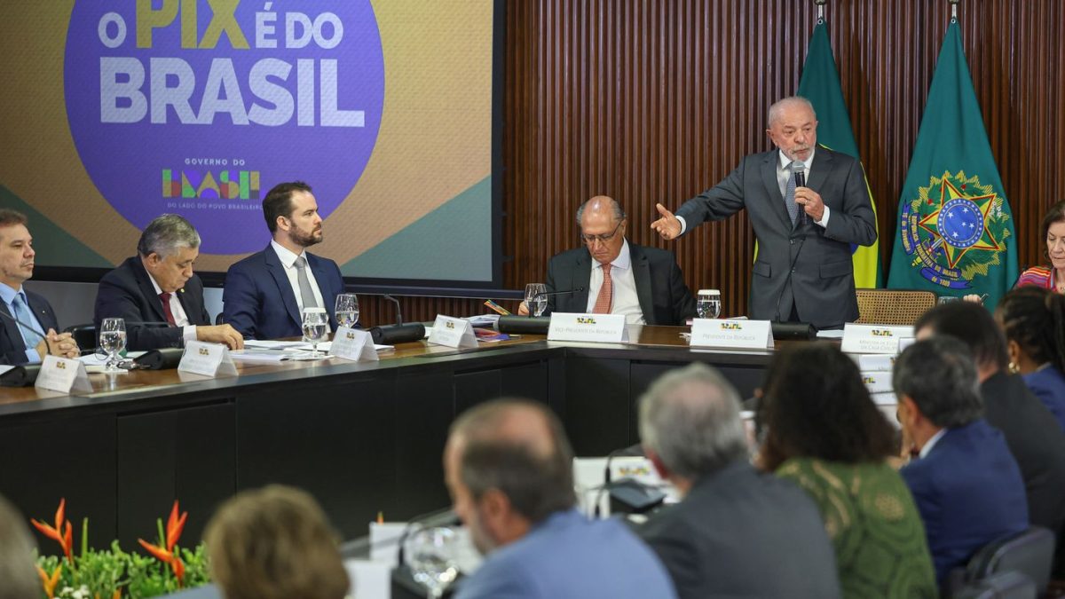 Lula anuncia busca por novos parceiros comerciais após taxação dos EUA