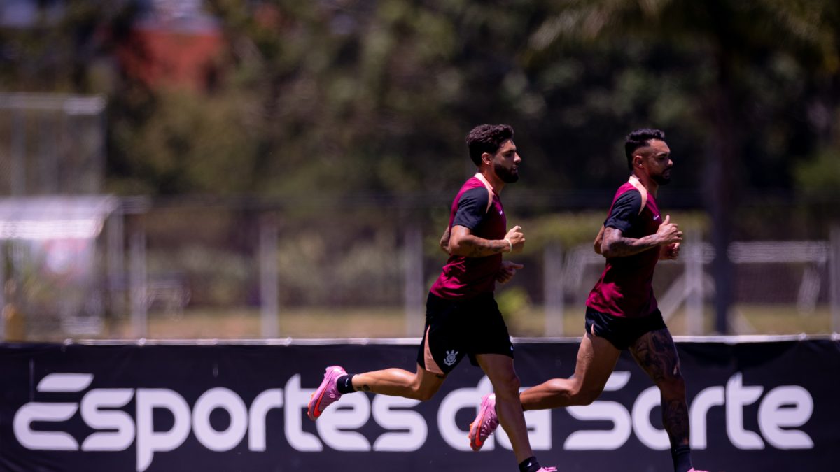Fim das férias: elenco do Corinthians se reapresenta no CT sem Memphis e Carrillo