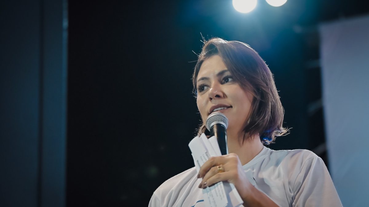 Michelle Bolsonaro fala em ‘punhalada’ em vídeo sobre apoio no Ceará