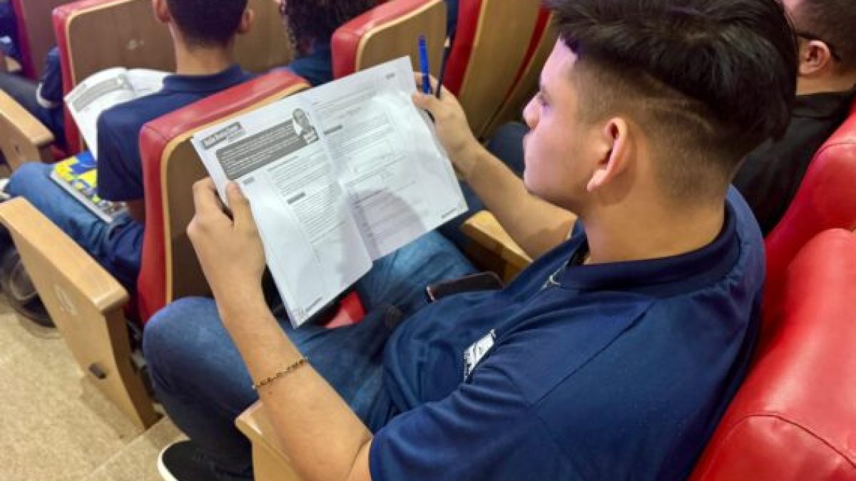 Aulão de matemática acontece neste sábado, 27, para estudantes do Terceirão da escola Carmela Dutra