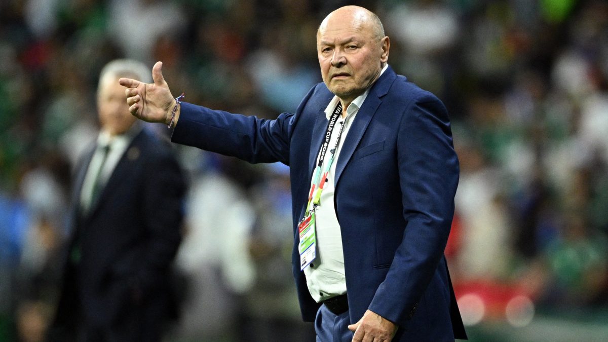 Técnico tcheco lamenta eliminação na Copa e foca em 2030: "Vou convocar jogadores melhores"
