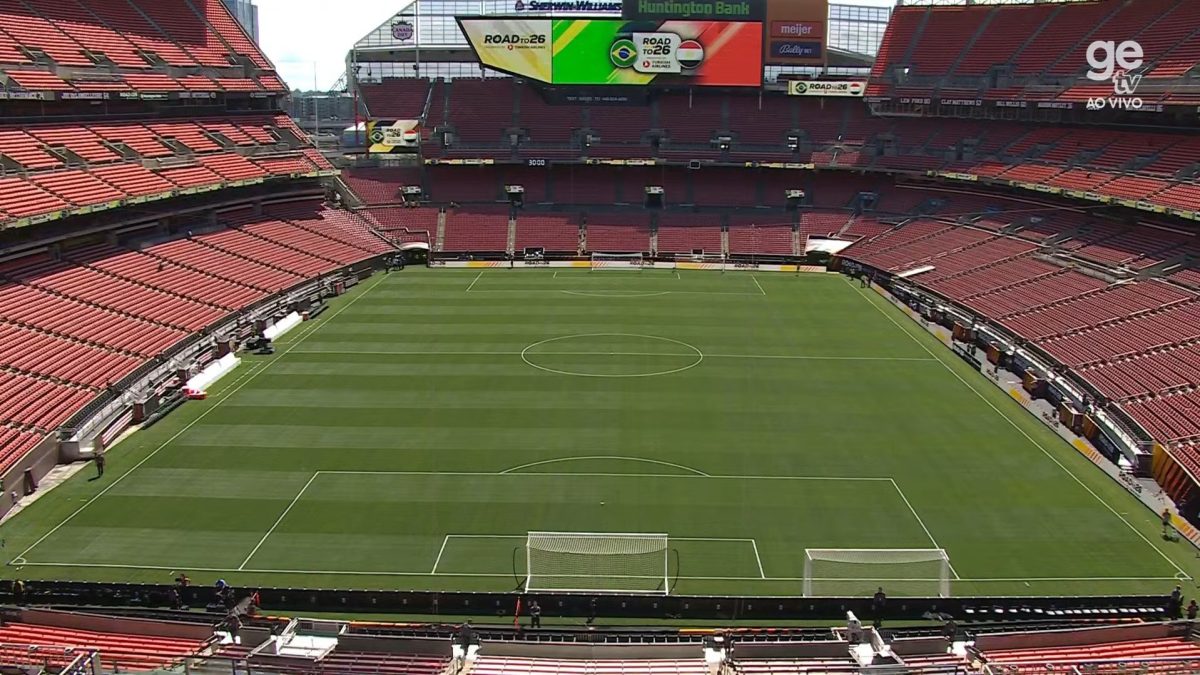 Brasil vence Egito em último amistoso antes da Copa, mas oscila taticamente