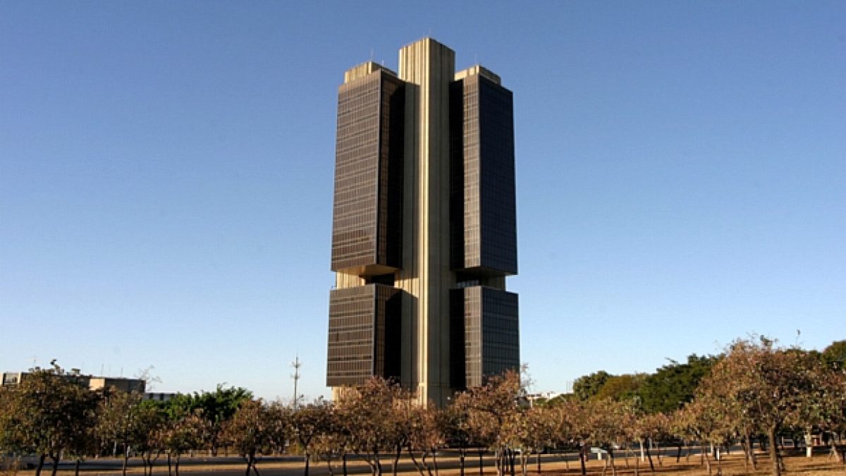 Mercado eleva projeções de inflação e juros, aponta Focus