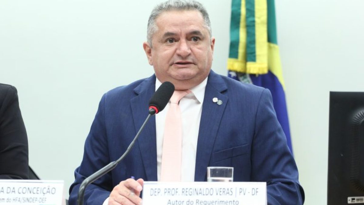 Comissão de Educação aprova inclusão de inteligência artificial na grade escolar