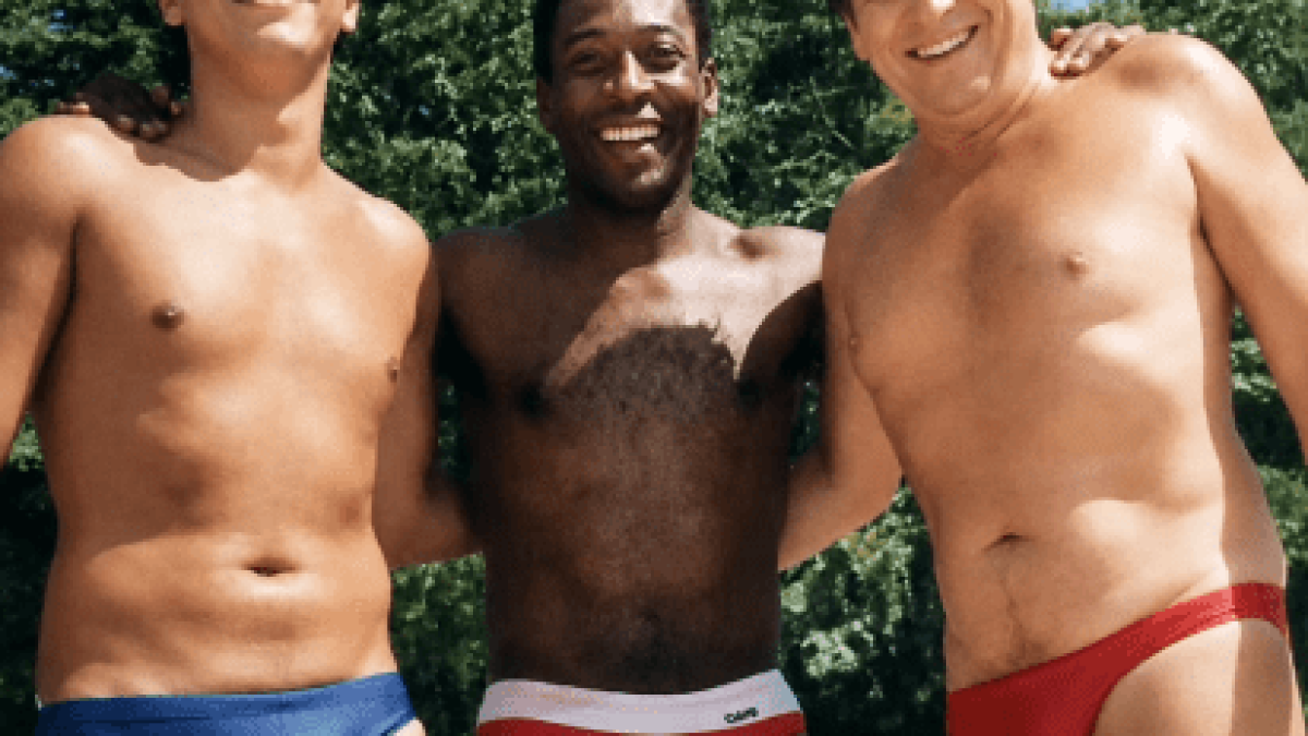 Boni, Boninho e Pelé aparecem juntos de tanguinha em foto rara; veja