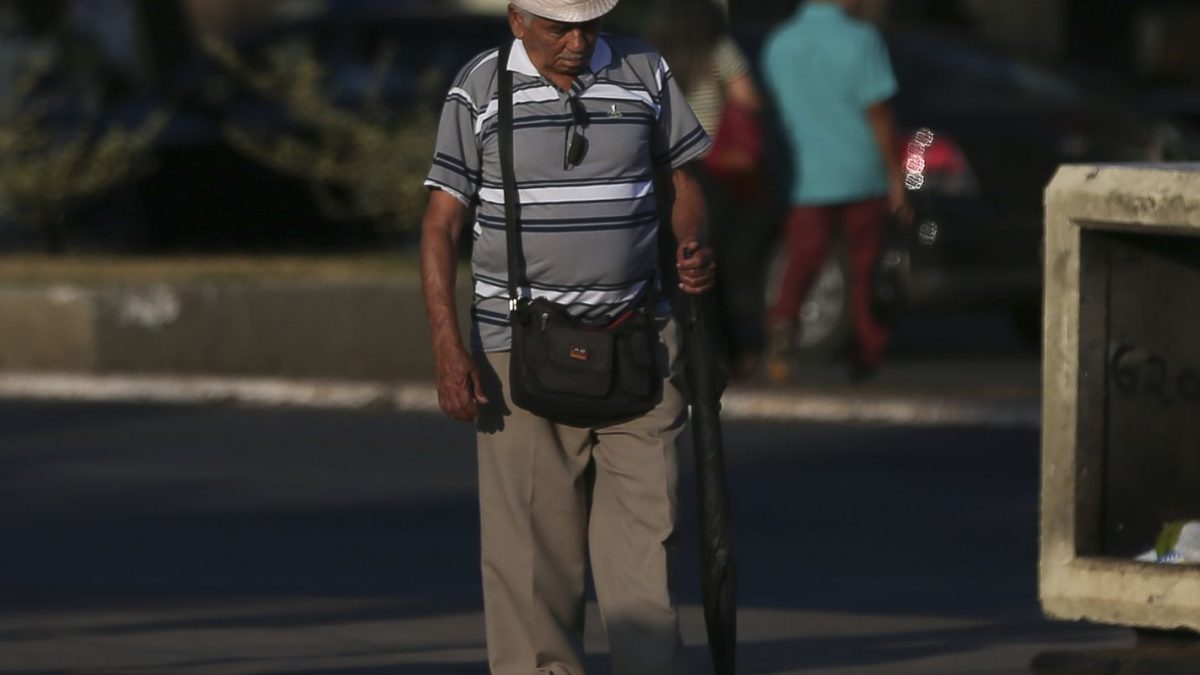 Junho Violeta 2026: denúncias de violência contra idosos crescem 30% no Brasil