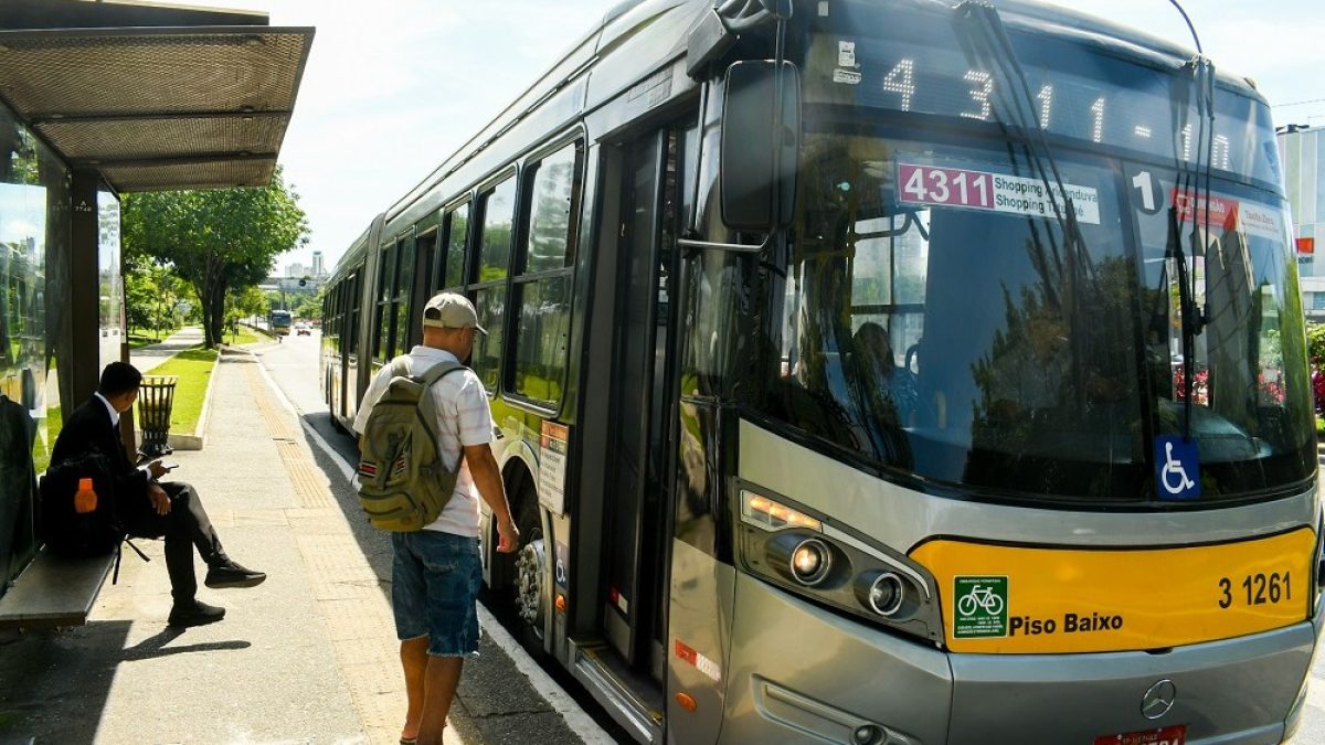 Lula sanciona novo Marco Legal do transporte público com vetos em gratuidades
