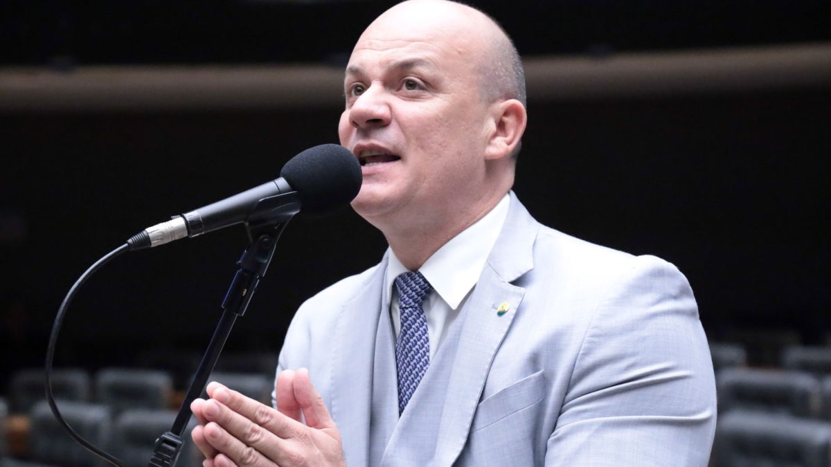 Oposição protocola novo pedido de impeachment contra Alexandre de Moraes com base em decisão da Itália