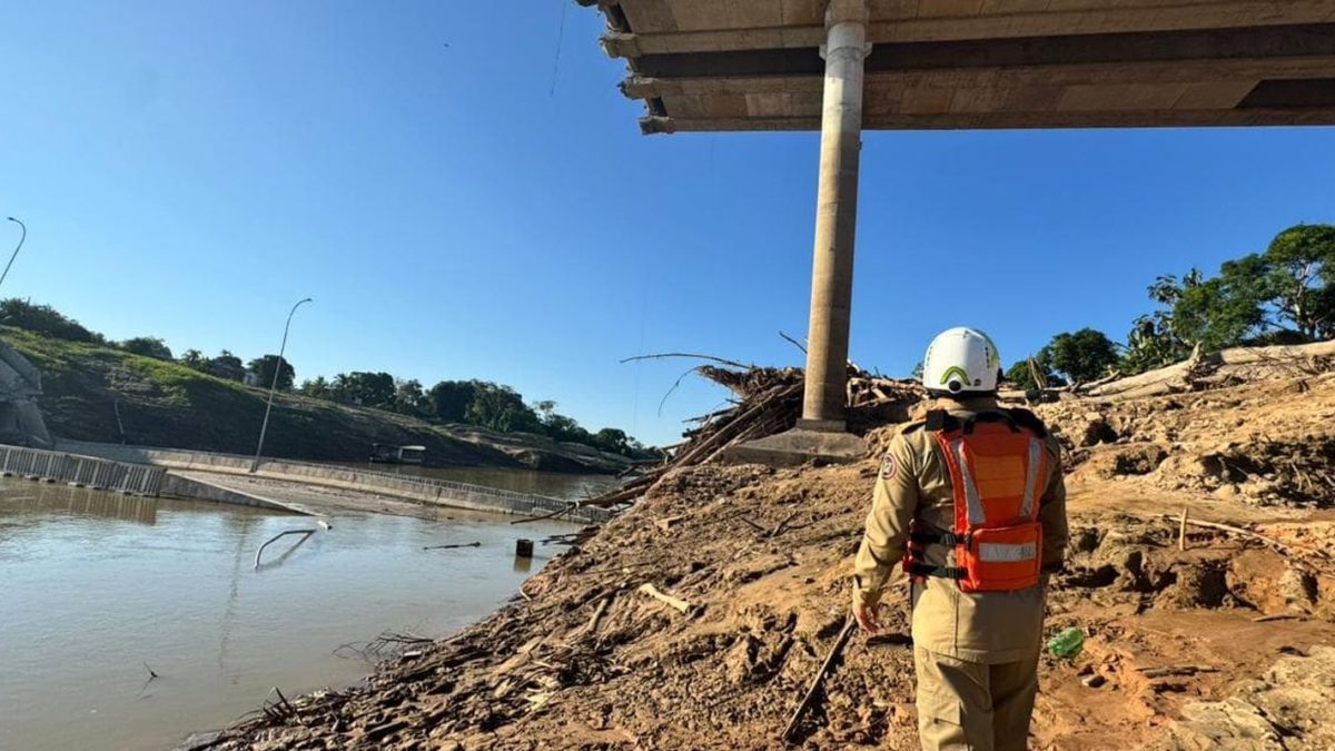 Ponte de R$ 36 milhões desaba no Acre e deixa quatro feridos