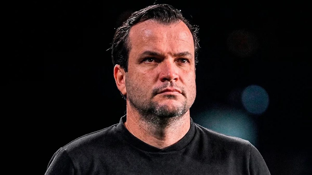 Ceará anuncia treinador Daniel Paulista até dezembro de 2026