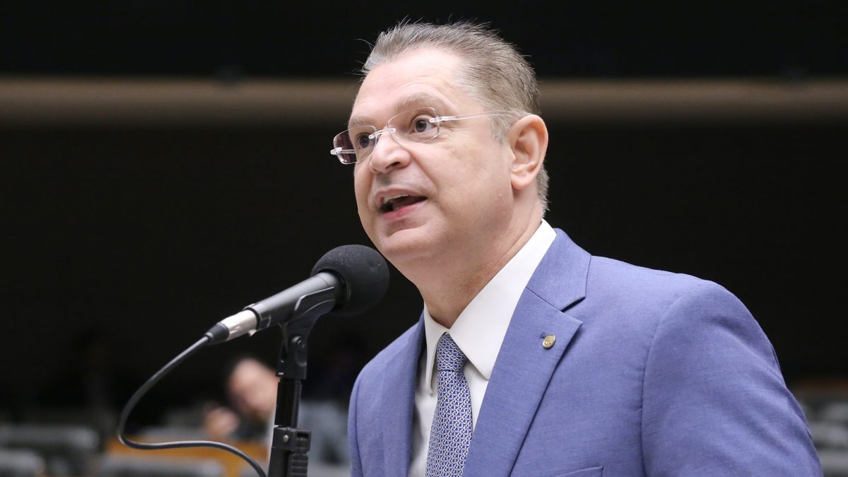 Líder do PL aciona governo Trump com ofício sobre suposta ligação entre PT e facções