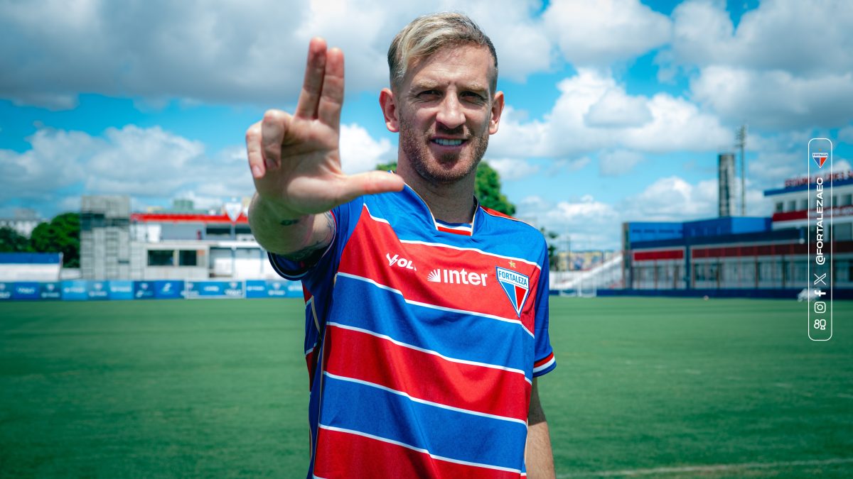 Pedro Henrique é anunciado pelo Fortaleza e mostra leão tatuado nas costas