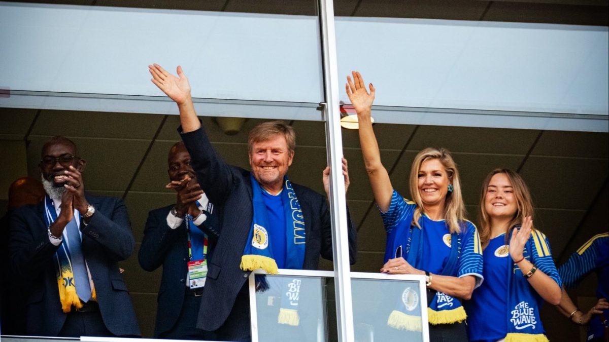 Família real holandesa assiste a jogo de Curaçao na Copa do Mundo