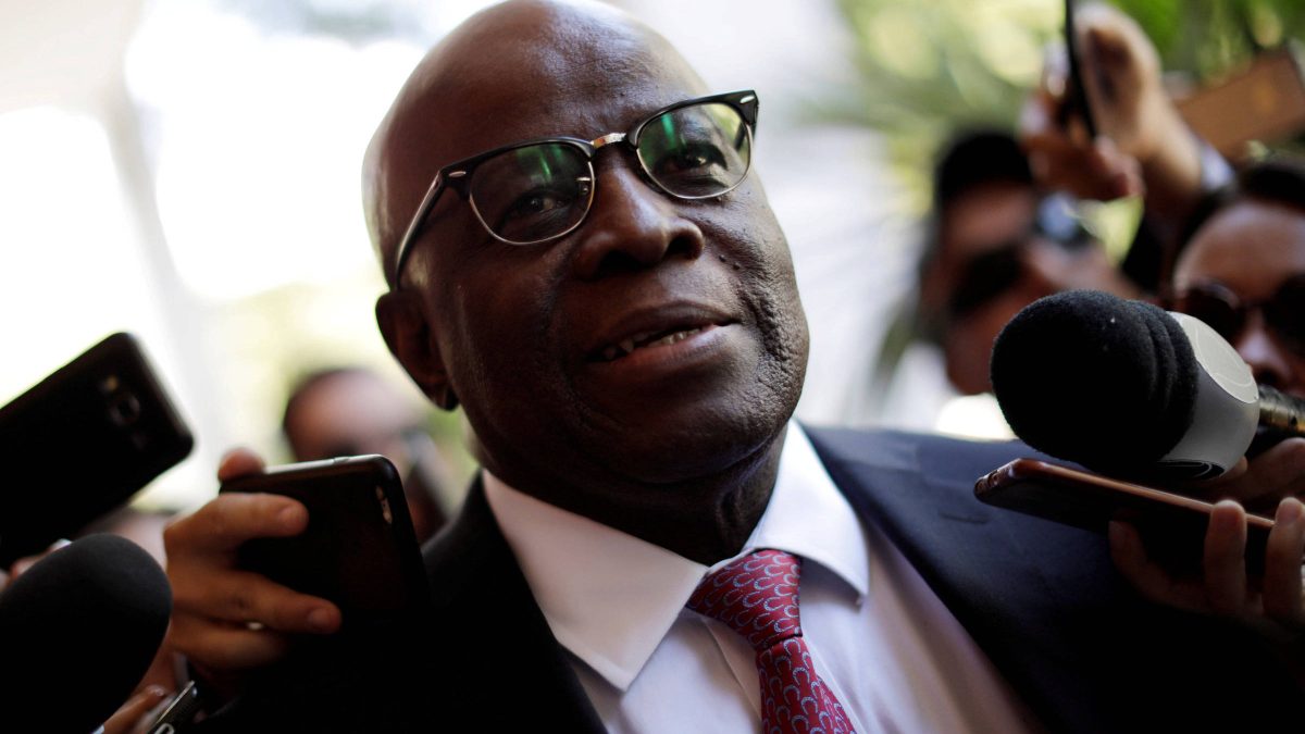Joaquim Barbosa ativa redes sociais e indica possível candidatura presidencial
