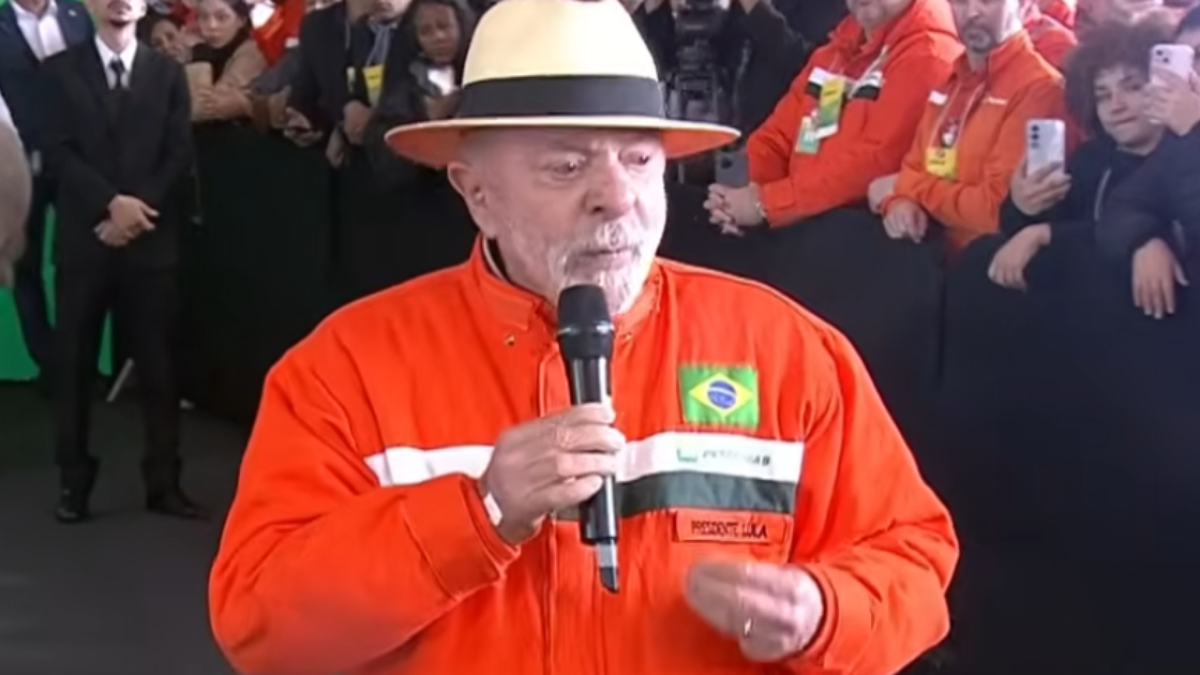 Lula chama IA de “monstro” após vídeos de Flávio Bolsonaro contra o PT