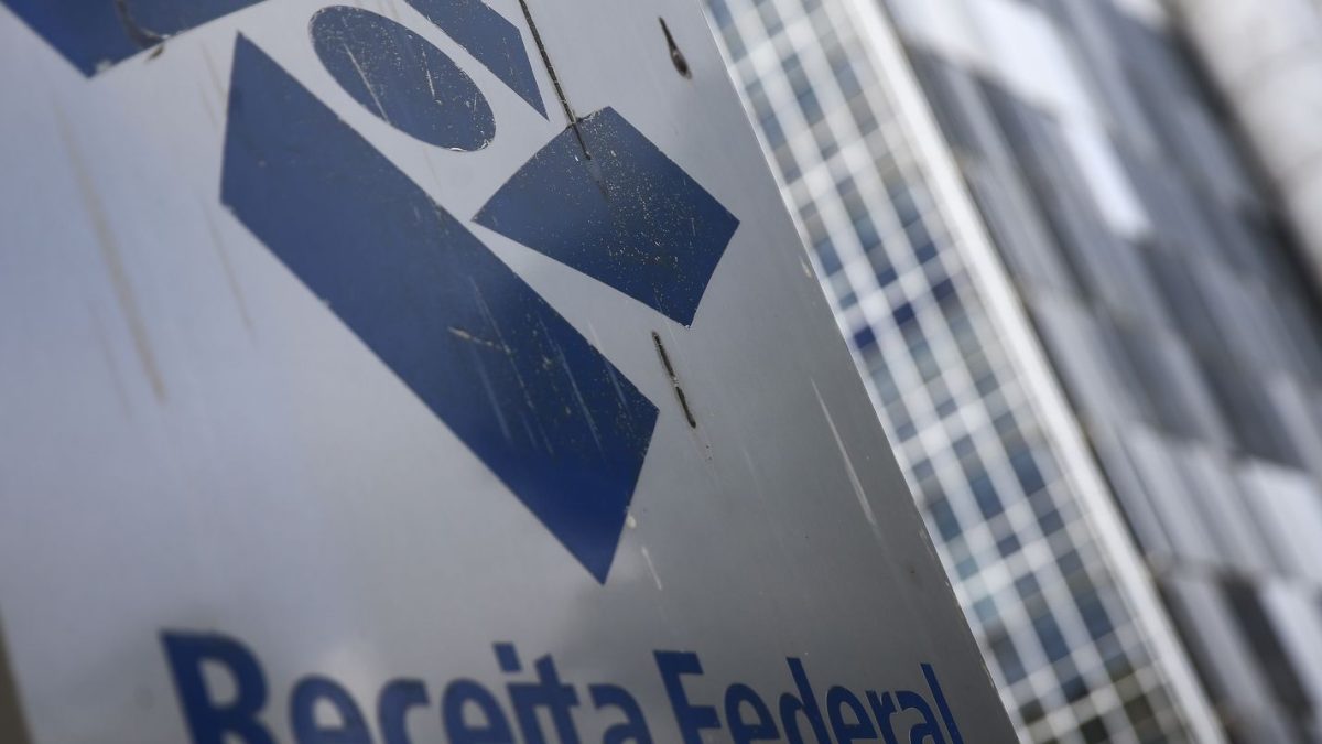 Receita Federal encontra R$ 44 bilhões em divergências em créditos de PIS/Cofins de 12 mil empresas