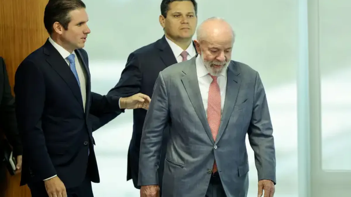 Motta condiciona votação de projeto do governo à retirada de urgência do PL da escala 6×1