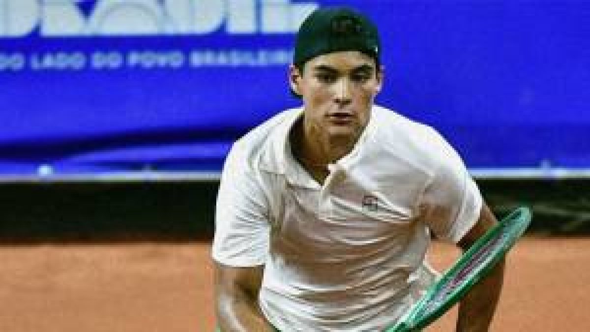 Guto Miguel, 17 anos, é o 1º brasileiro campeão juvenil de Roland Garros