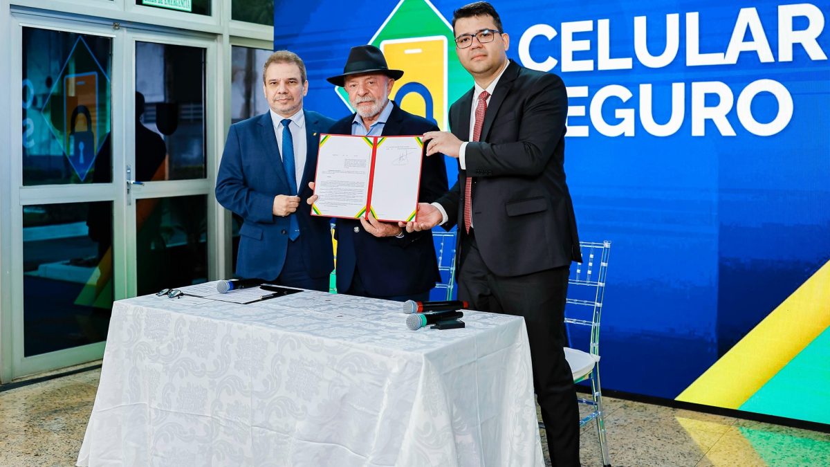Lula anuncia 'Serasa dos celulares roubados' e pede atenção contra furtos: 'Veja se tem alguém de bicicleta fazendo pirueta'