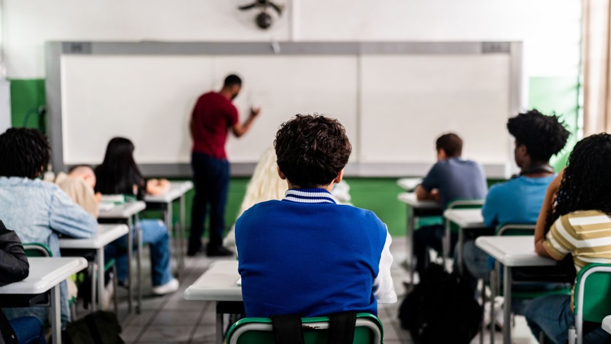 Brasil atinge menor taxa de analfabetismo da série histórica, mas ainda tem 8,4 milhões de analfabetos