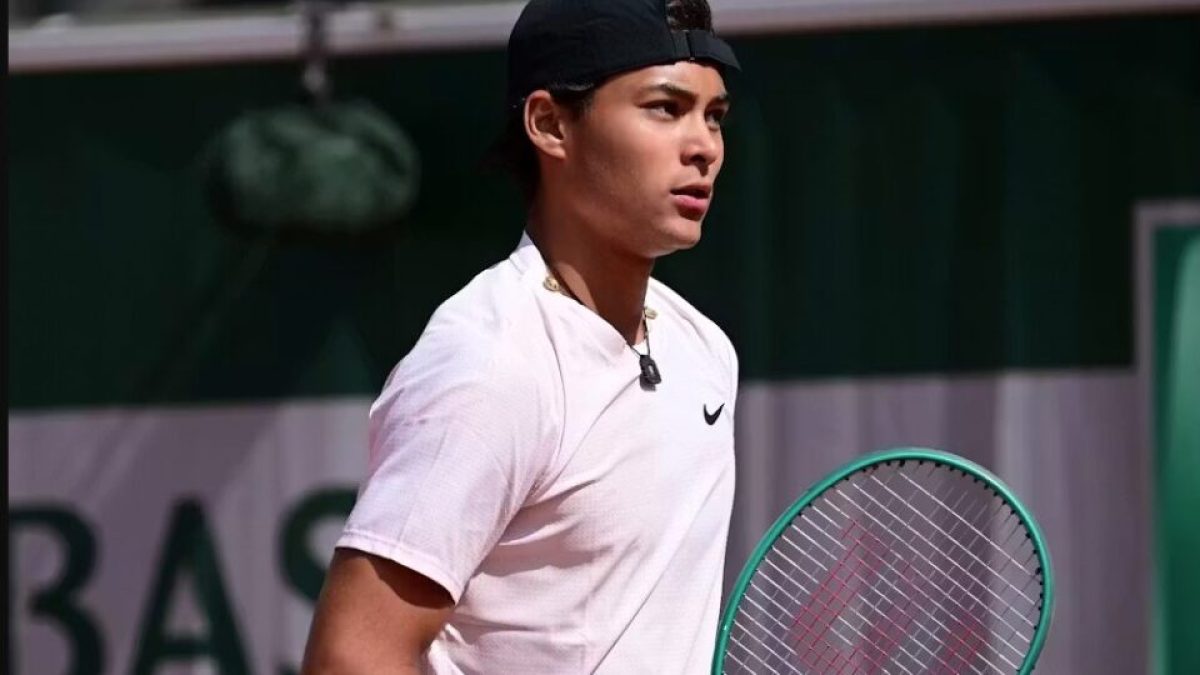 Brasileiro Guto Miguel conquista título juvenil de simples em Roland Garros