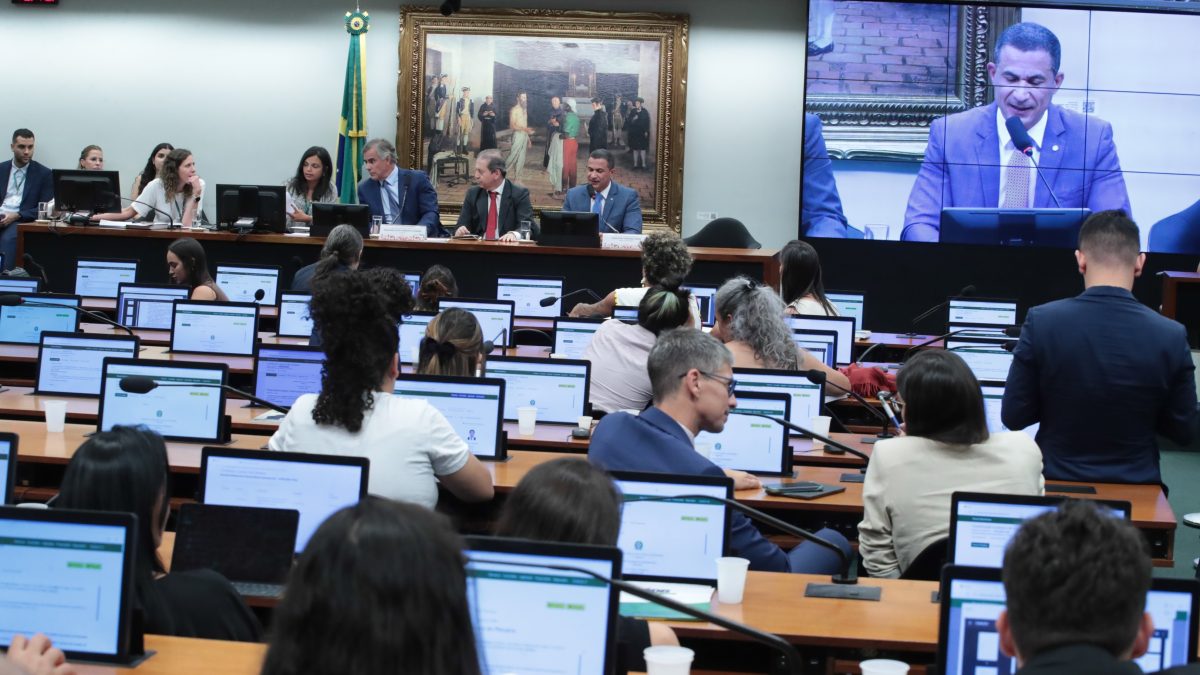 CCJ da Câmara retoma debate sobre PEC da maioridade penal com previsão de votação