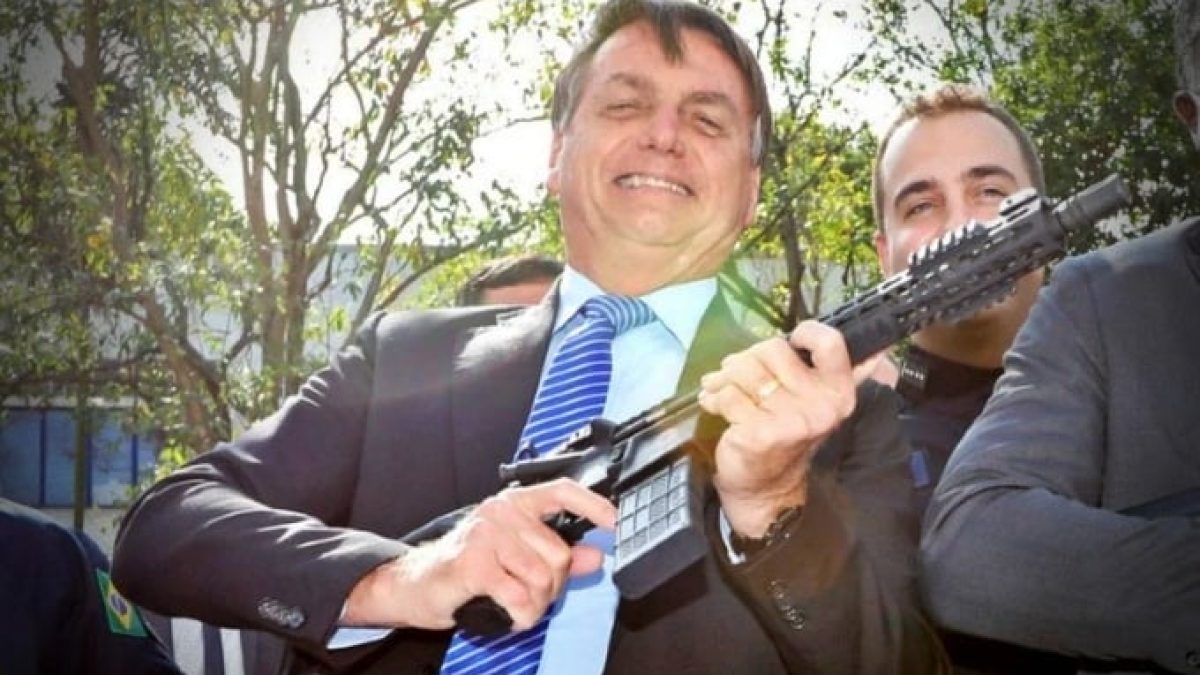 Depoimento de Bolsonaro sobre arma apreendida pode definir futuro de sua prisão domiciliar