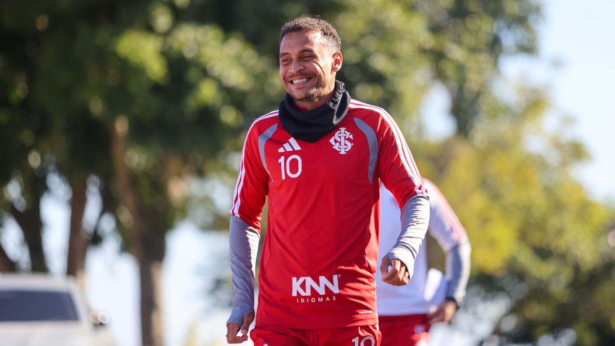 Alan Patrick busca retomar titularidade no Inter sob comando de Pezzolano