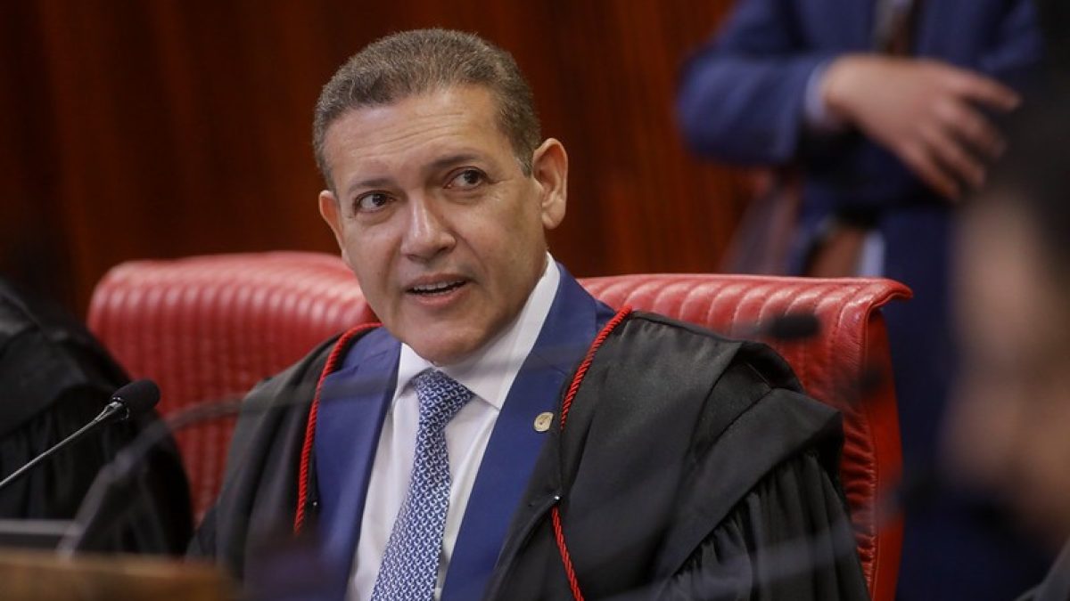 Nunes Marques suspende pesquisa AtlasIntel que usou áudio de Flávio Bolsonaro