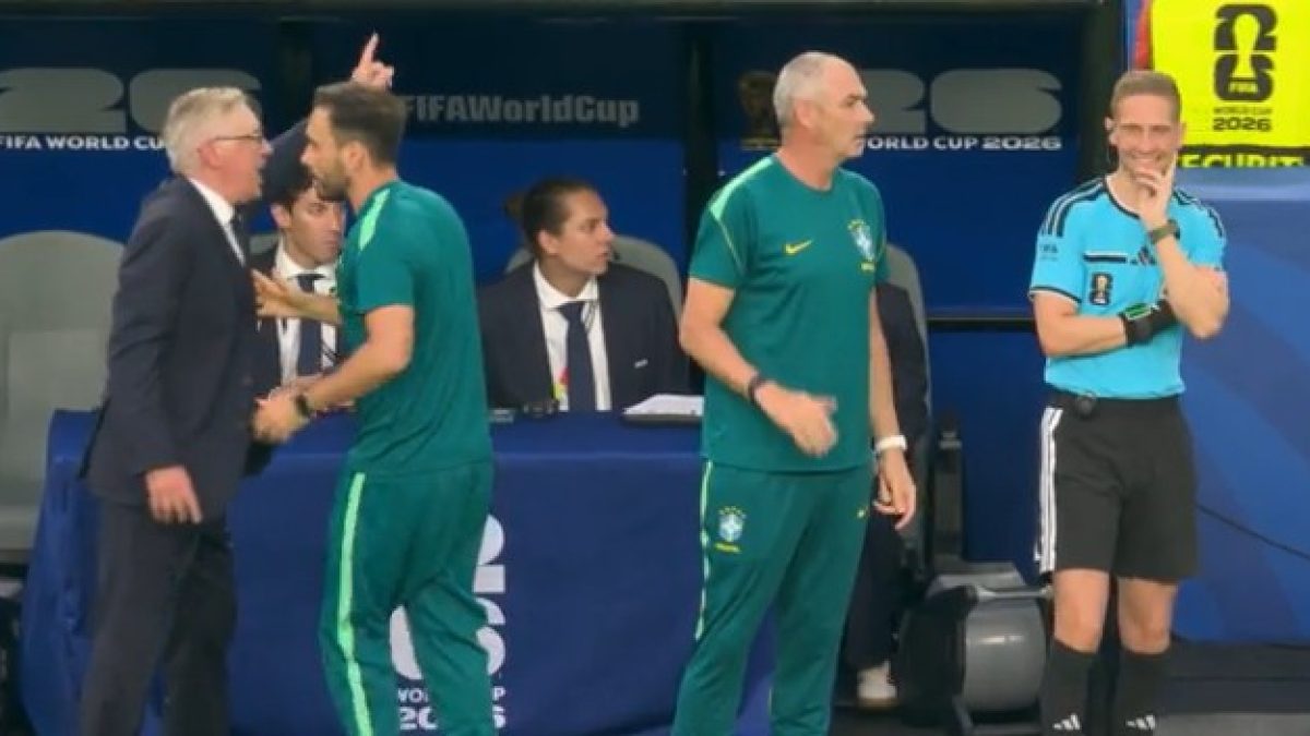 Reação de Ancelotti contra quarto árbitro em gol de Vini Jr pelo Brasil viraliza; veja vídeo