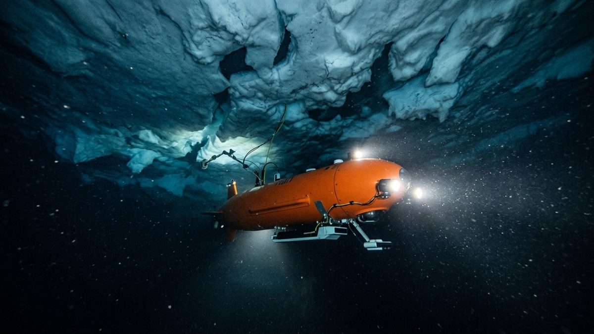 Submarino autônomo mapeia relevo inesperado sob geleira na Antártida e desaparece