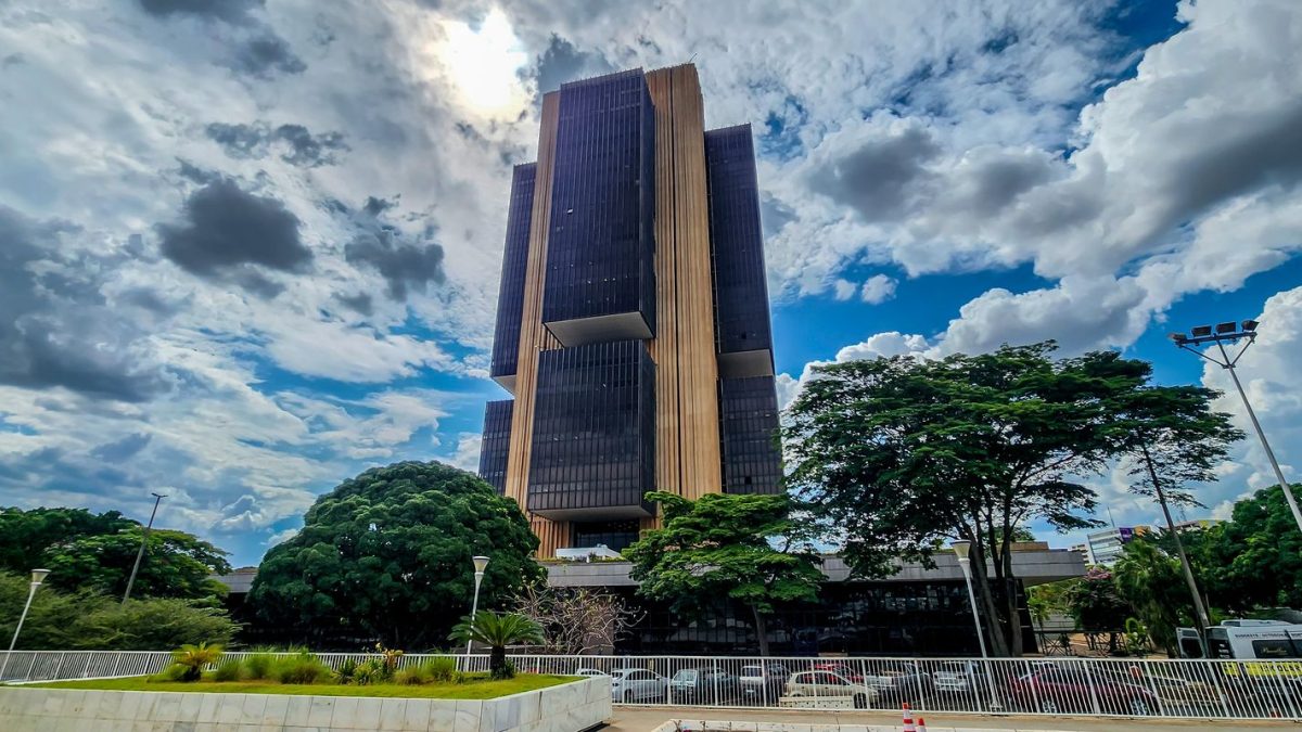 Economistas criticam PEC que amplia autonomia financeira do Banco Central