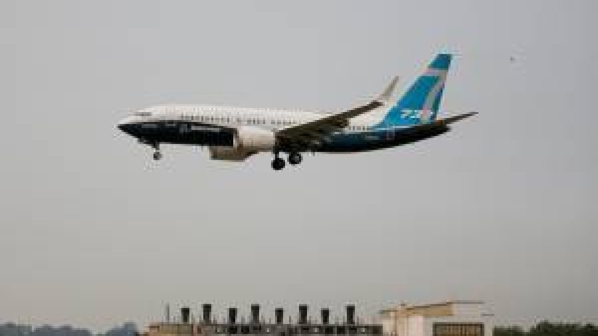 Guerra no Oriente Médio eleva custos e deve cortar lucro de aéreas pela metade