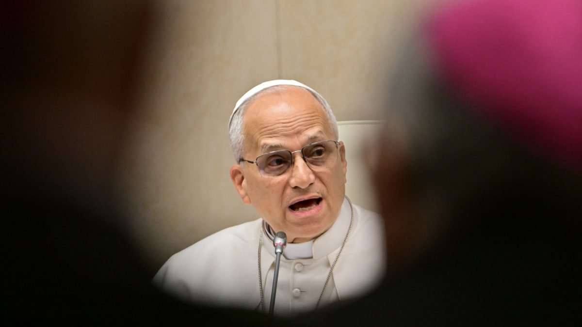 Papa Leão XIV critica abuso sexual na Igreja e defende vida 'desde a concepção'