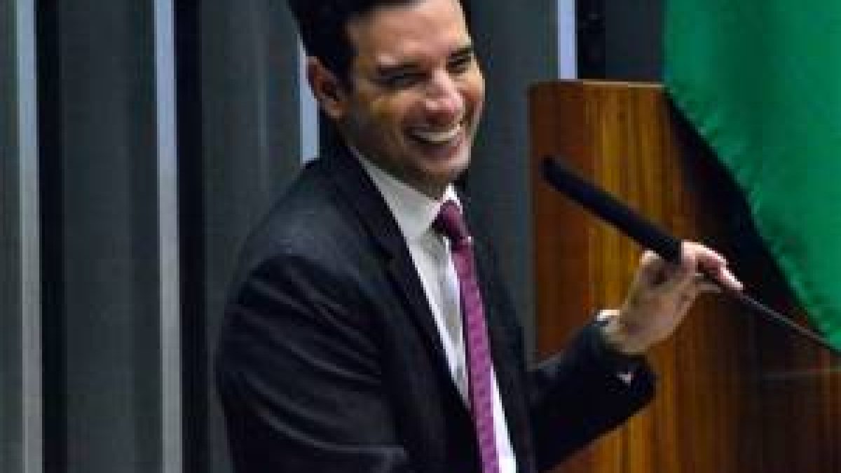 Motta designa Leo Prates como relator do PL da escala 6×1