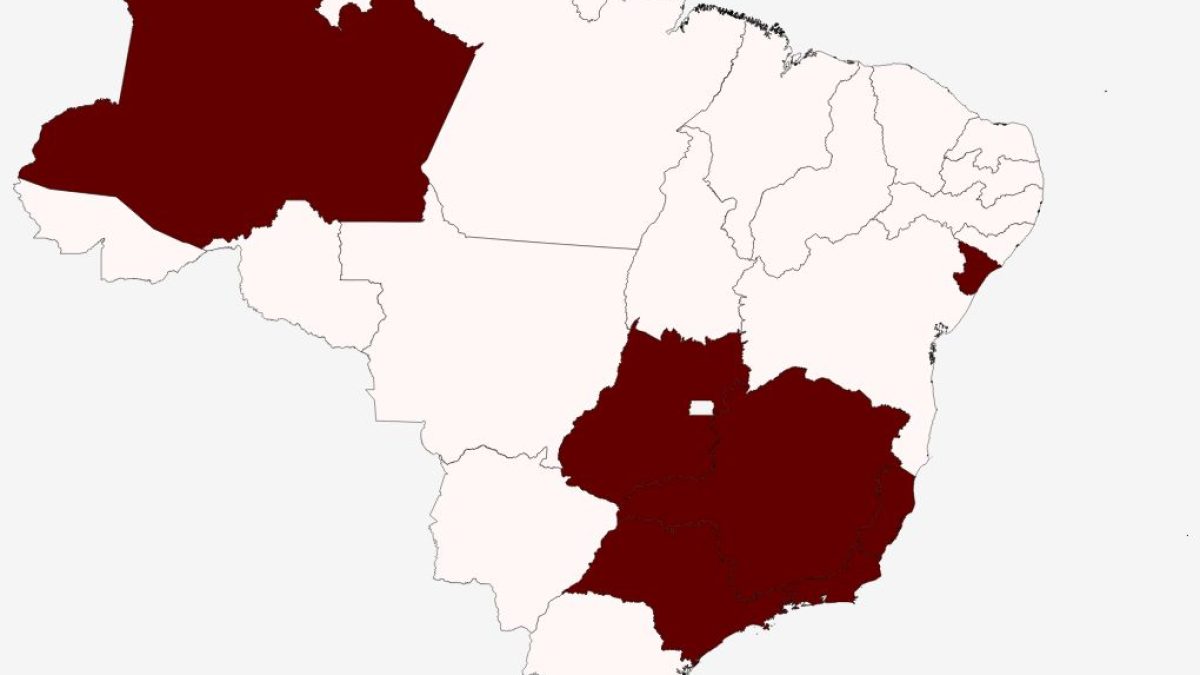 Lula acelera pré-campanha, faz um anúncio por dia e visita estados a cada 4