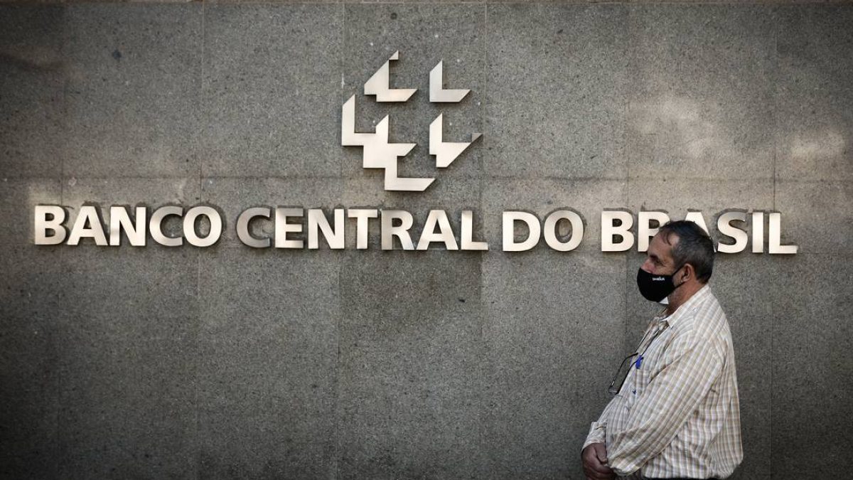 Selic cai para 14,25% na terceira redução consecutiva do Copom